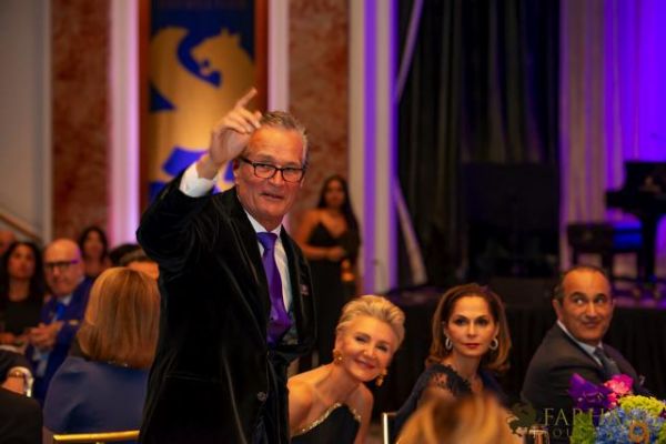 Farhang s 9th Annual Fundraising Gala 090