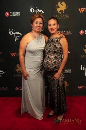 On The Red Carpet   Farhang Gala 015