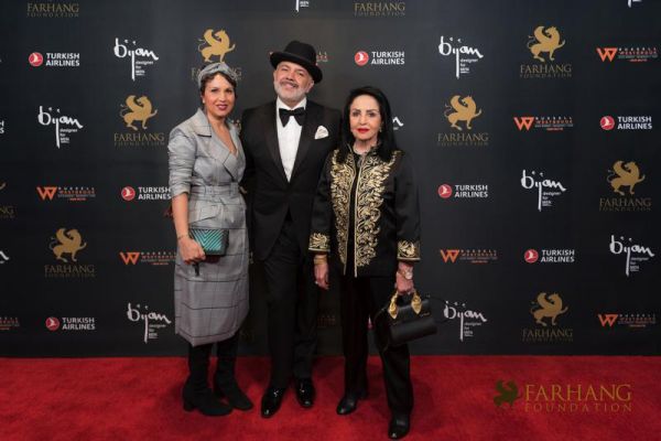 On The Red Carpet   Farhang Gala 063