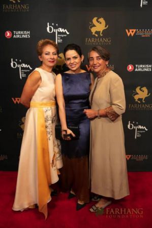 On The Red Carpet   Farhang Gala 072