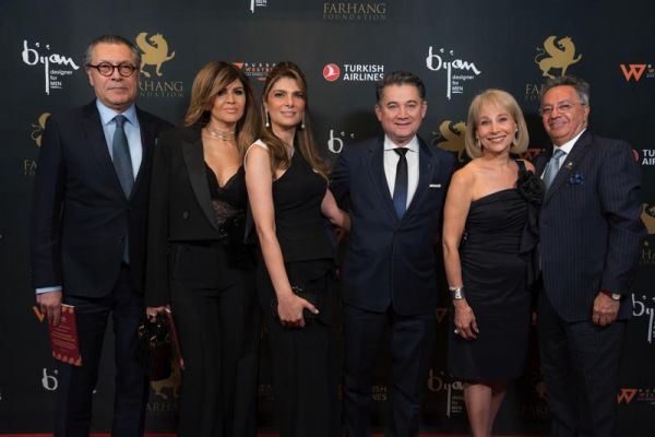 On The Red Carpet   Farhang Gala 078