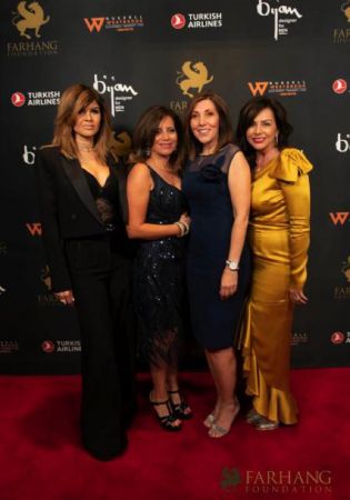 On The Red Carpet   Farhang Gala 099