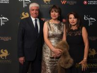 On The Red Carpet   Farhang Gala 240